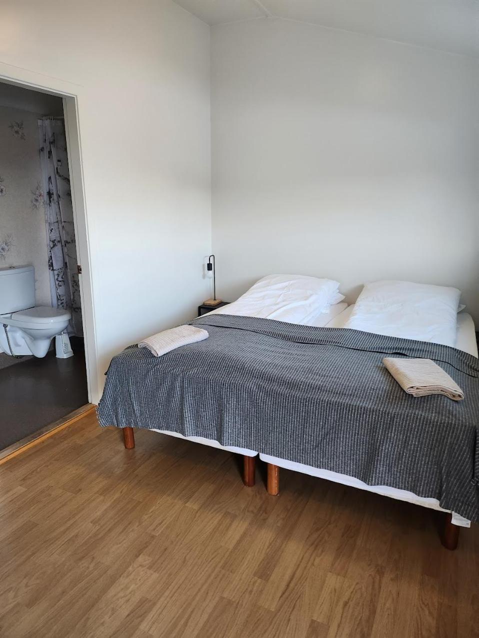 Fjos Guesthouse فارماهليد المظهر الخارجي الصورة