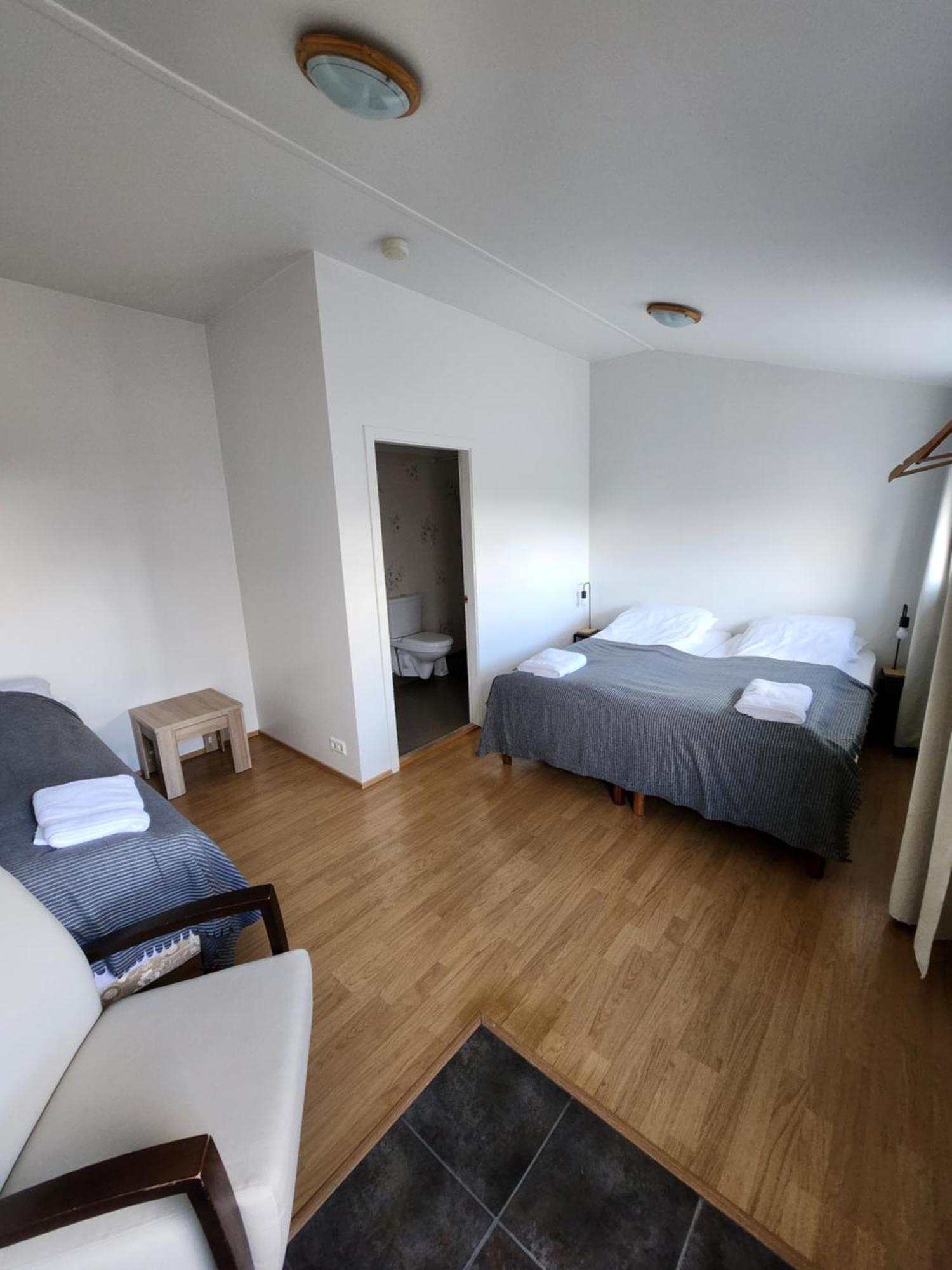 Fjos Guesthouse فارماهليد المظهر الخارجي الصورة